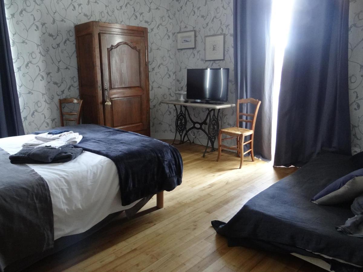 Les Tilleuls - Chambres D'Hotes - La Rochefoucauld Eksteriør billede
